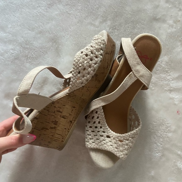 Heels - Picture 2 of 5